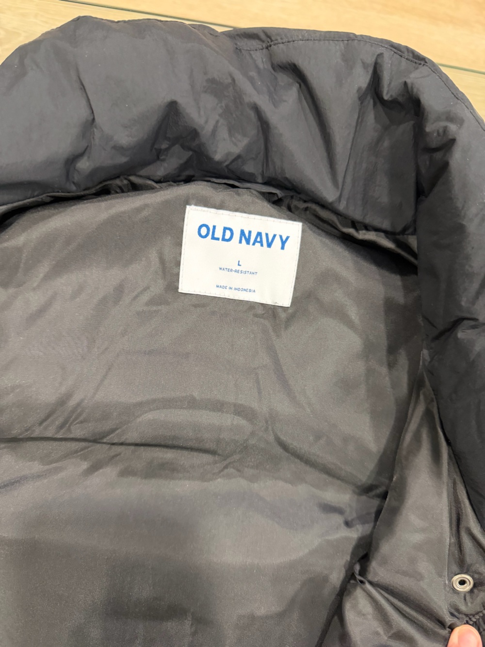 NWT Old Navy puffer vest - Picture 3 of 3